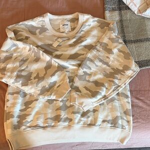 Aerie Women's Camouflage Sweatshirt - Cream and Tan